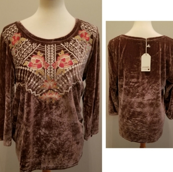 🌸Boho JODIFL LA Velvet Embroidered Top/SzL - Picture 2 of 3